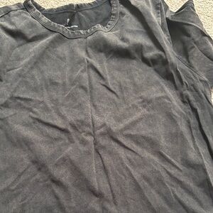 Women T Shirts one long sleeve gray
One short sleeve brown